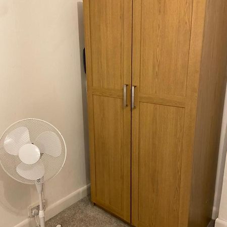 Lovely, Recently Refurbished Four Bedroom House.. London Exterior photo
