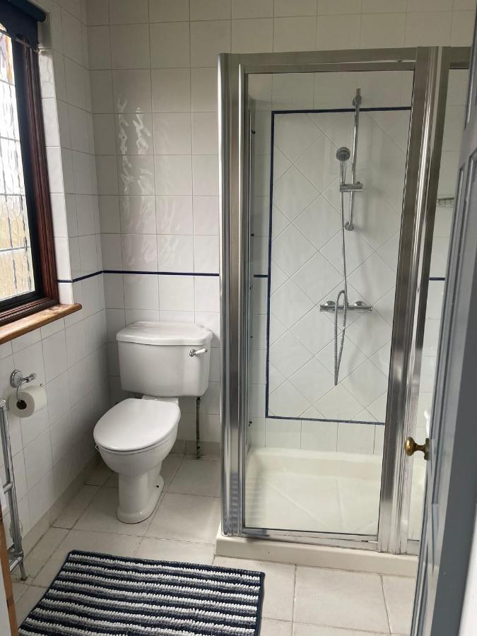 Lovely, Recently Refurbished Four Bedroom House.. London Exterior photo